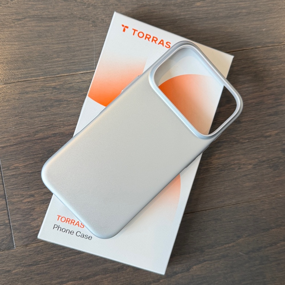 NWT TORRAS iPhone 17 pro magsafe case